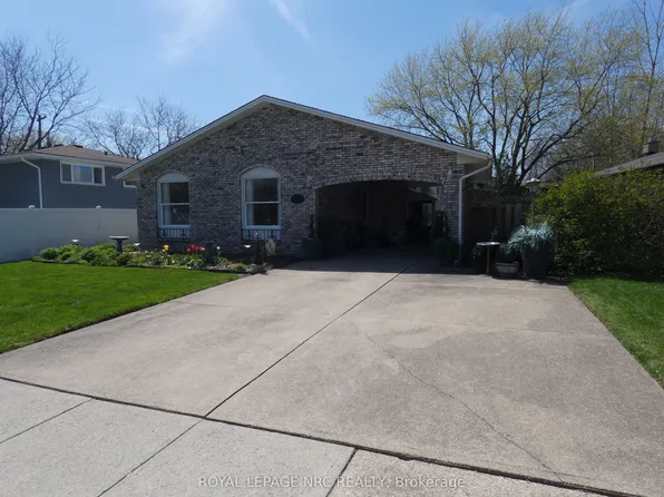 2909 Henley Ave, Niagara Falls, ON L2J 3M3