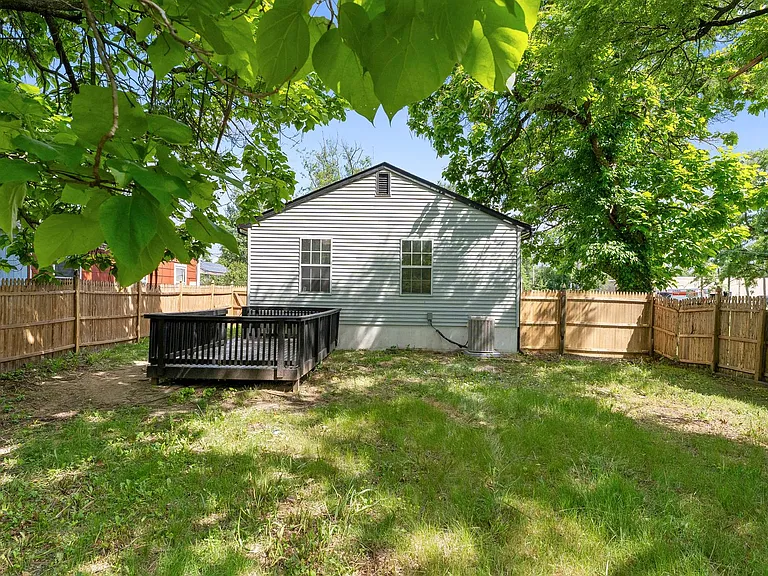 8117 Stow Rd — Photo 25
