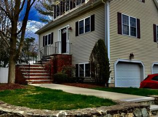 33 Pierce St, Reading, MA 01867