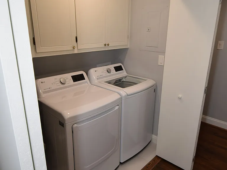 743 Newberry Dr — Photo 15