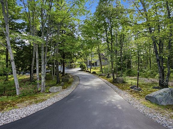 5th image of 76 Daggett Drive