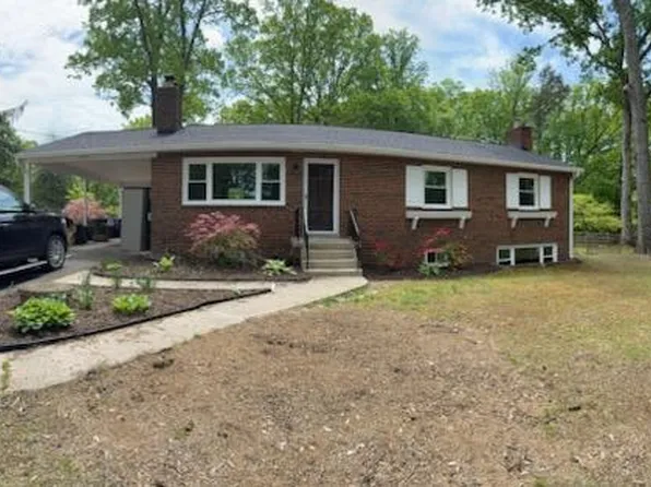 9905 Barbara Ann Ln, Fairfax, VA 22032