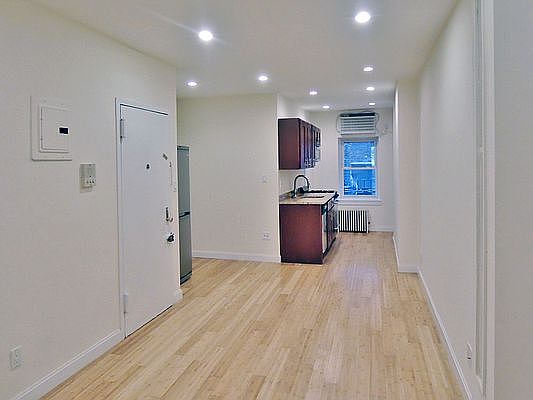 2nd image of 1162 1st Ave