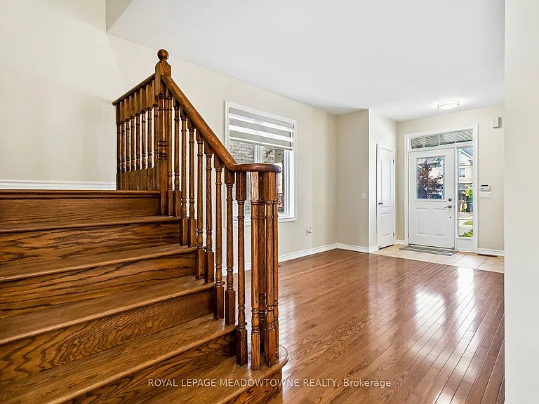 15 Learmont Ave #UPPER — Photo 22