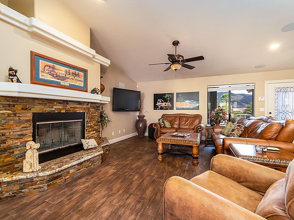 5th image of 3345 Hilldale Dr