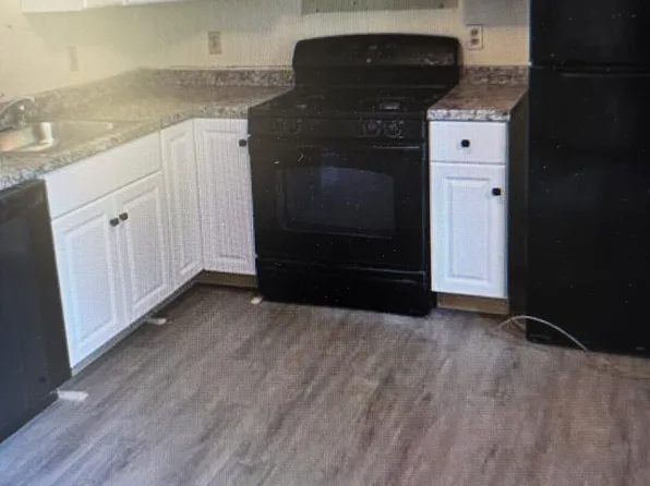 18 Allen Ct APT F, Meriden, CT 06451