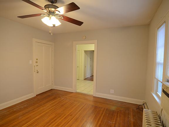 3rd image of 1938 Lawn Ave