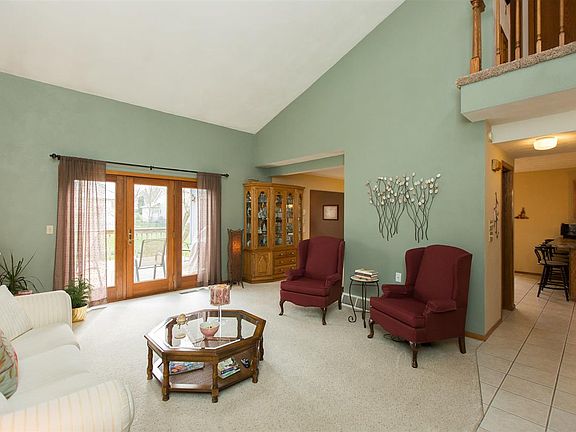 2nd image of 617 Stanwood Dr