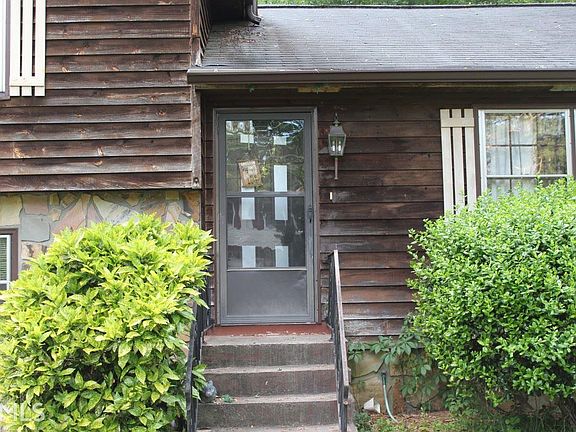 3rd image of 1274 Mountain Dr NE