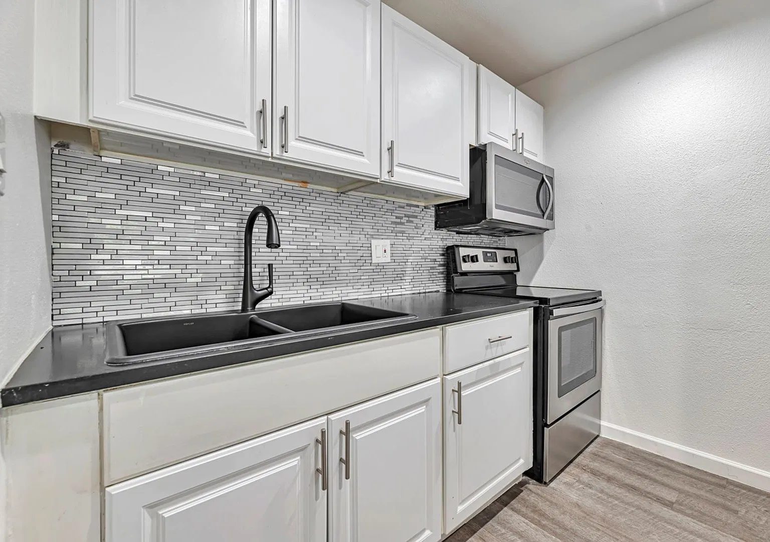 H2O Apartments — Photo 1