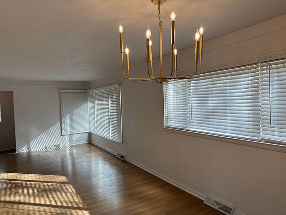 4th image of 320 Poplar Ave
