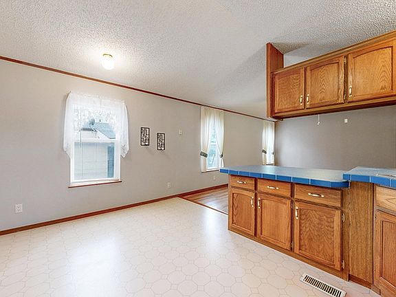 2nd image of 1503 Sylmar Pl #28