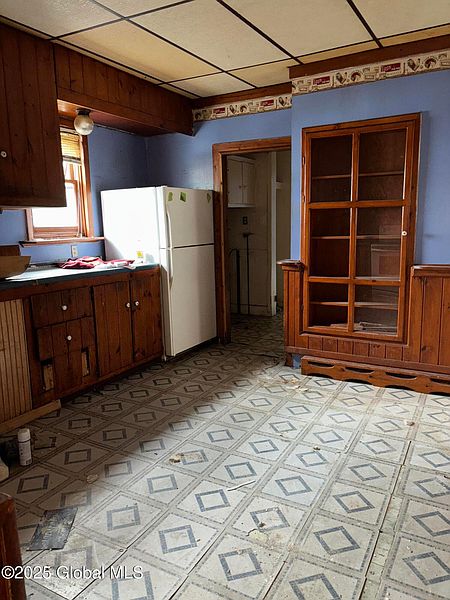 3rd image of 19 Glen Avenue