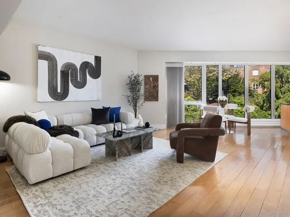 41 Seventh Avenue South image 1 of 11