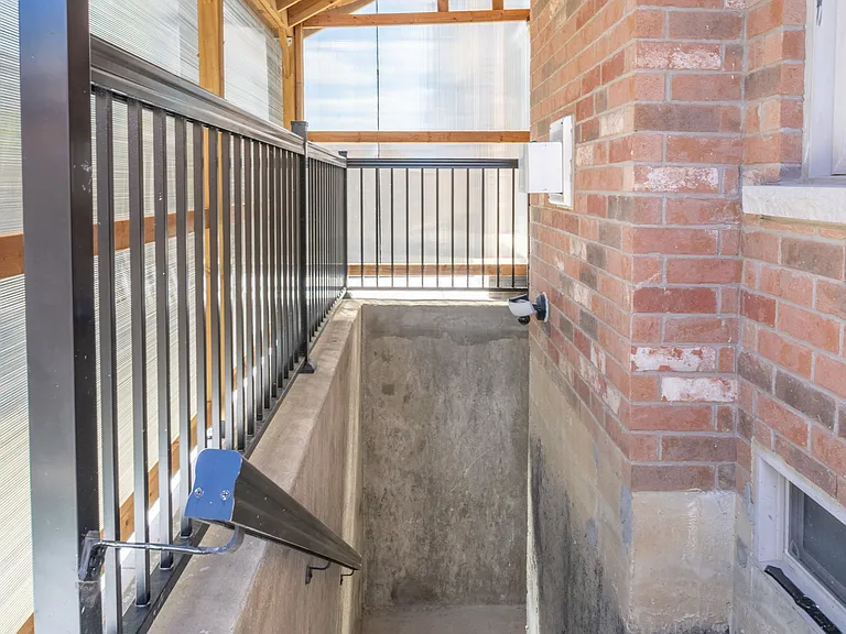 136 Durhamview Cres — Photo 3