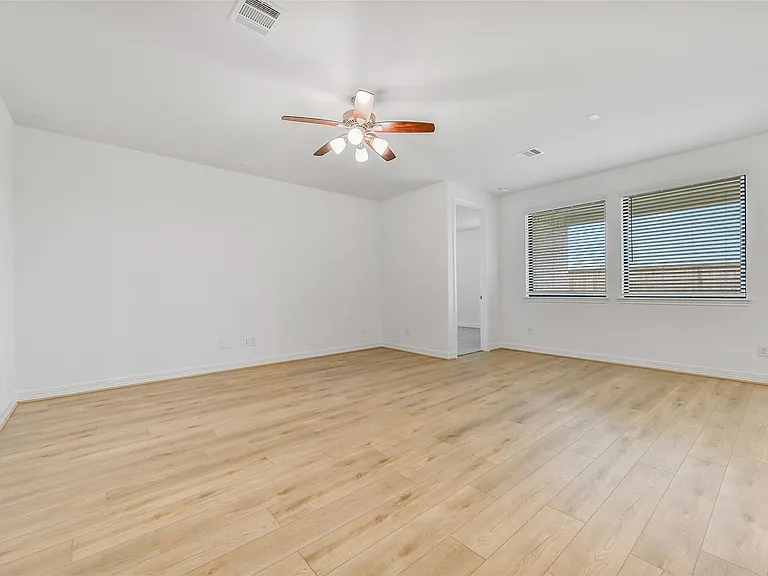 4116 Silver Falls Ln — Photo 4