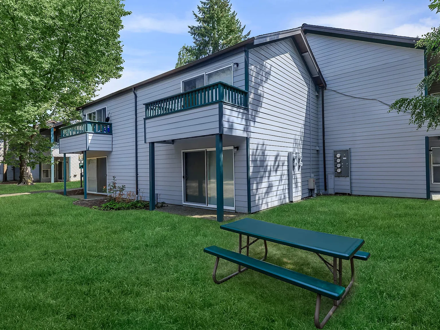 Sandpiper East Apartments — Photo 2