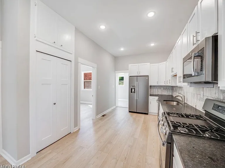 718 Henry Firpo St — Photo 8