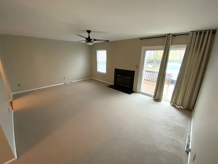 891 Sturbridge Ln — Photo 2