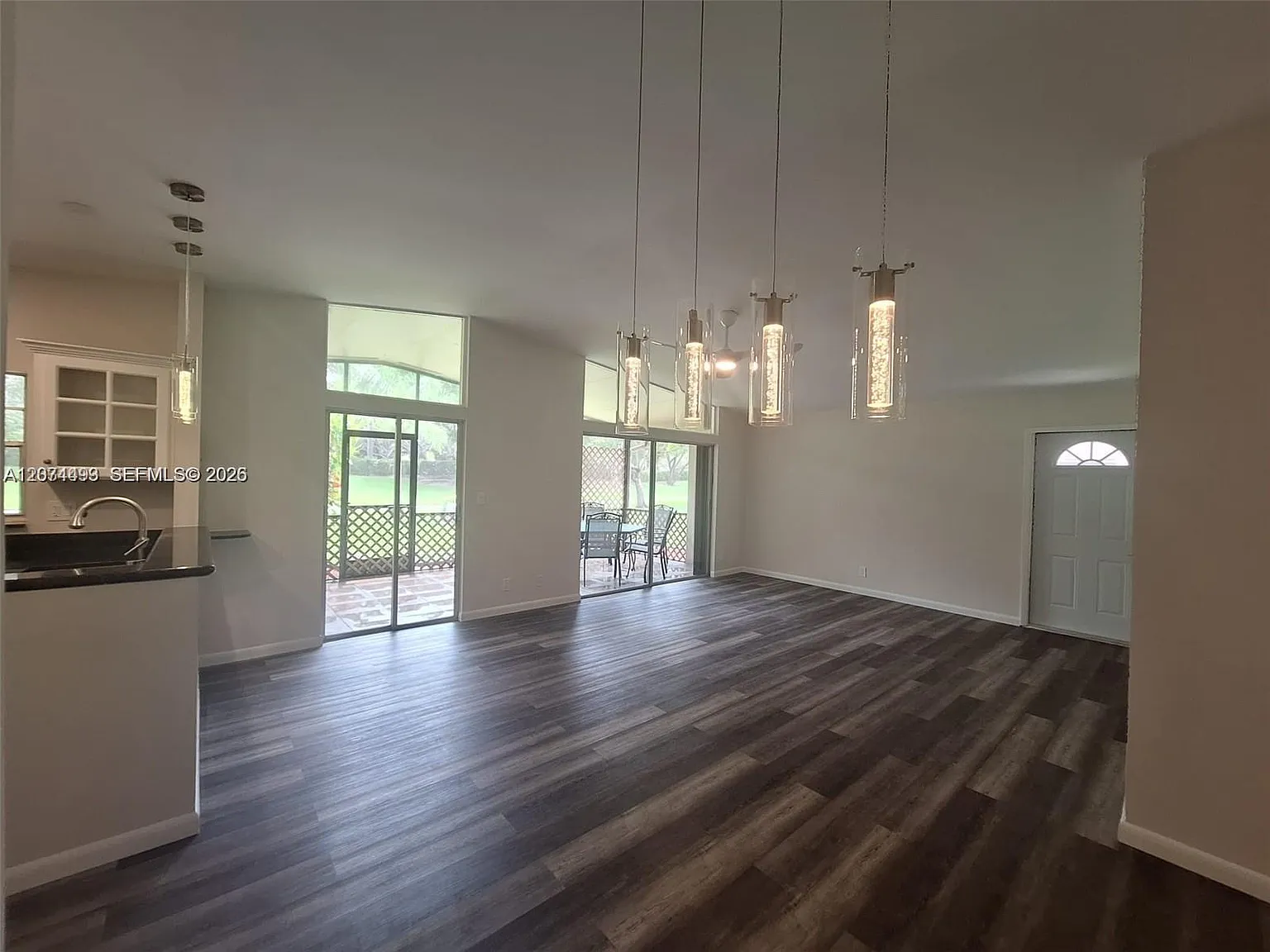 3 bed, 1200 sqft, $3,250 — Photo 2