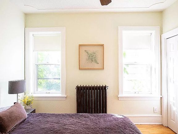 3rd image of 2433 Lyndale Ave S APT 201
