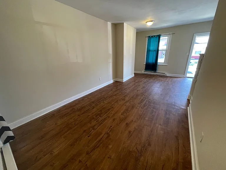 162 N Robinson St — Photo 4