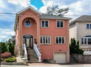 15496 Riverside Dr, Beechhurst, NY 11357