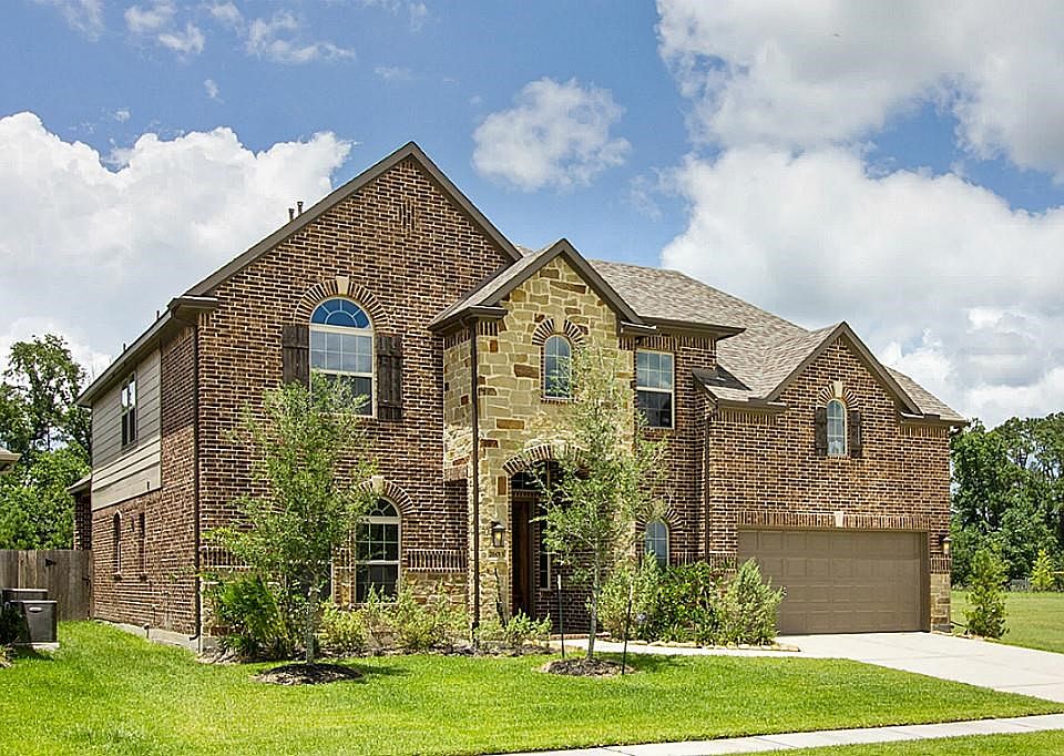 Beautiful Westin home on a 60  lot.
