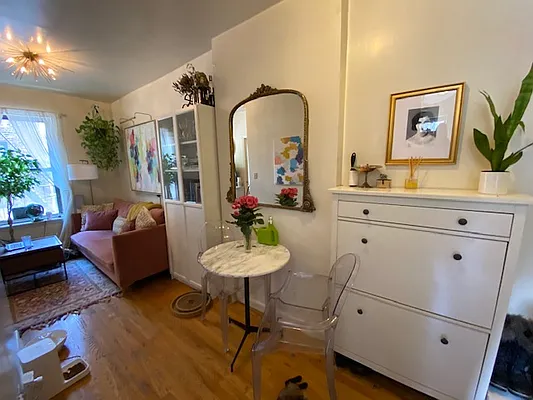 Rented by Mdays Realty | media 43