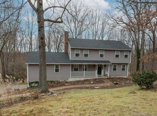 6 Thunder Ridge Rd, Sandy Hook, CT 06482