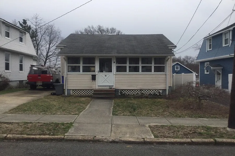18 Pershing Ave photo 1