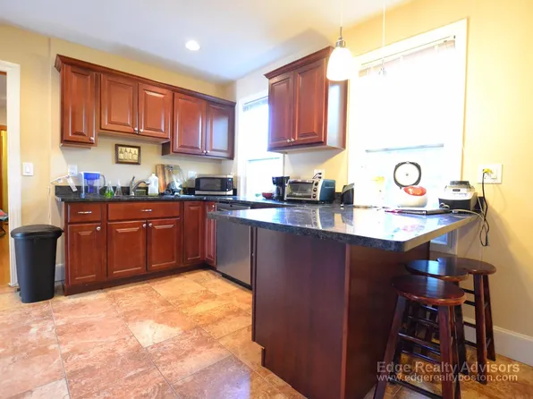 131 Nottinghill Rd #1, Brighton, MA 02135