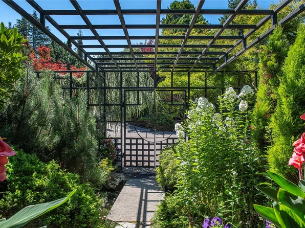 1093 Ash St, Campbell River, BC V9W 1G6