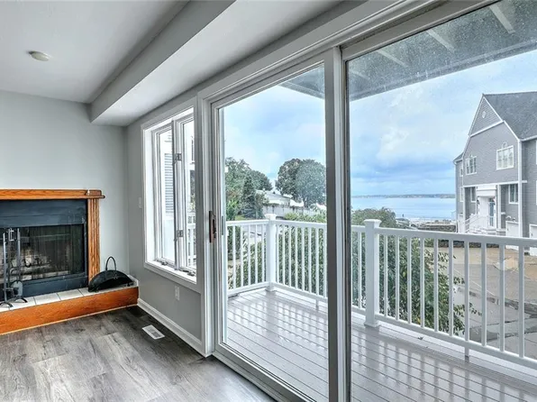700 Shore Dr Unit 107, Fall River, MA 02721