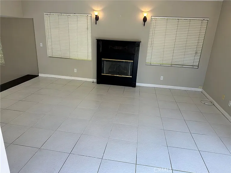 435 Talbert St — Photo 9