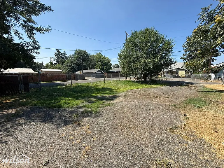 912 S 10th Ave — Photo 16