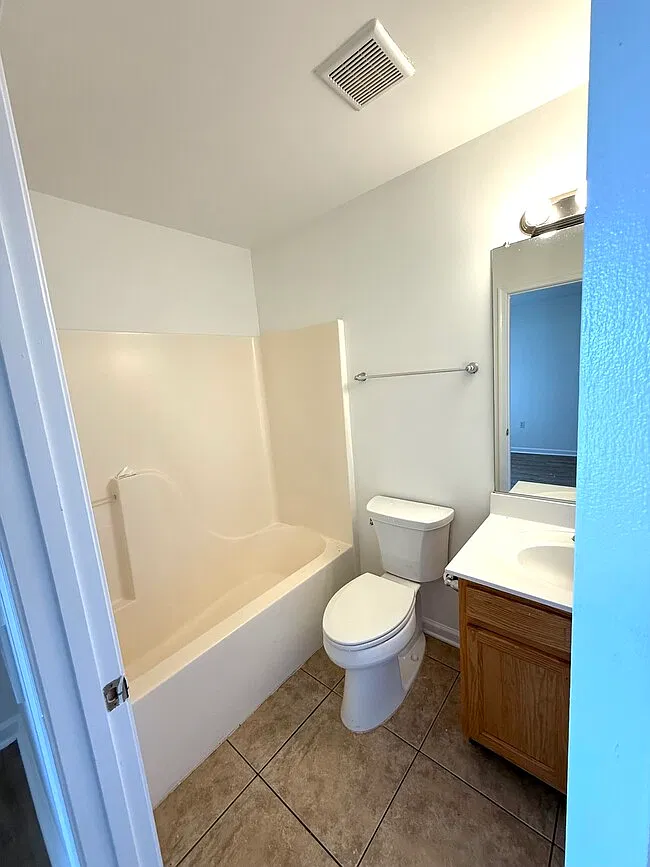 Studio, 600 sqft, $850 — Photo 4
