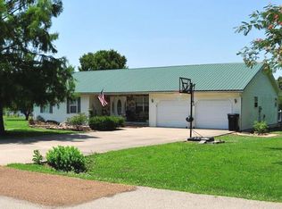 706 S Tibbets Ave, Belle, MO 65013