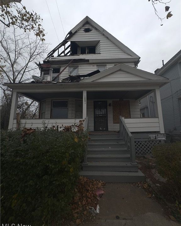 1st image of 1001 E 71st St