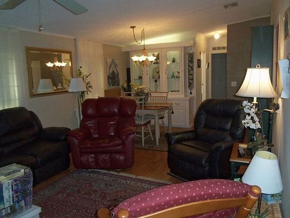5th image of 971 Robin Dr