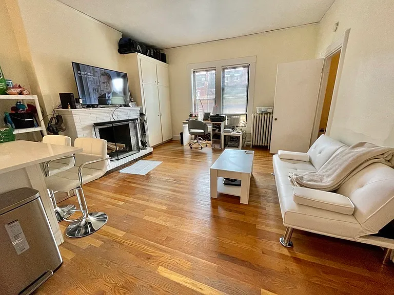 337 Beacon St #5 — Photo 11