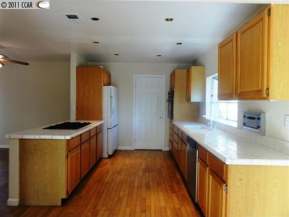 3rd image of 2709 Adobe Ct