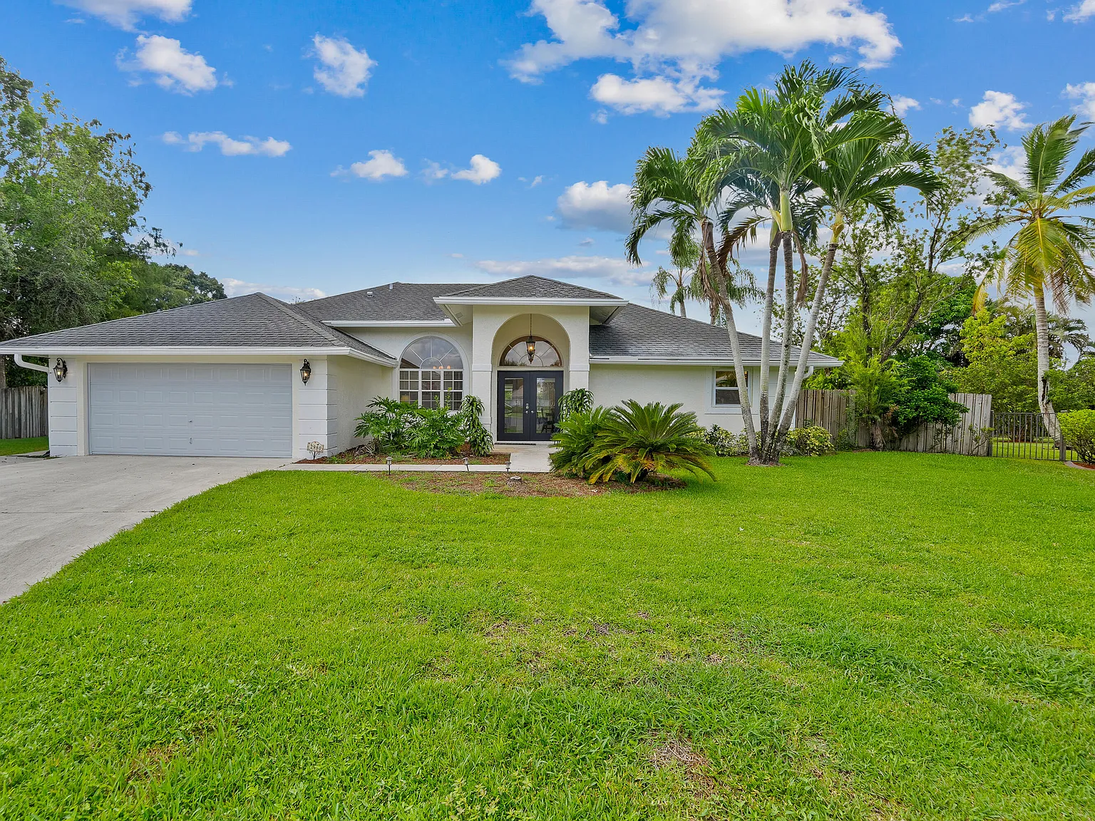 3 bed, 2.0 bath, 1718 sqft, $10,500 — Photo 2