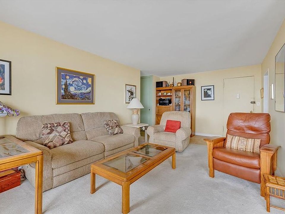 1st image of 2940 W 5th St #19L