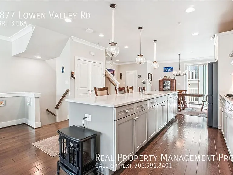 2877 Lowen Valley Rd — Photo 2
