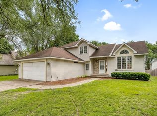 1621 Poppyseed Dr, New Brighton, MN 55112