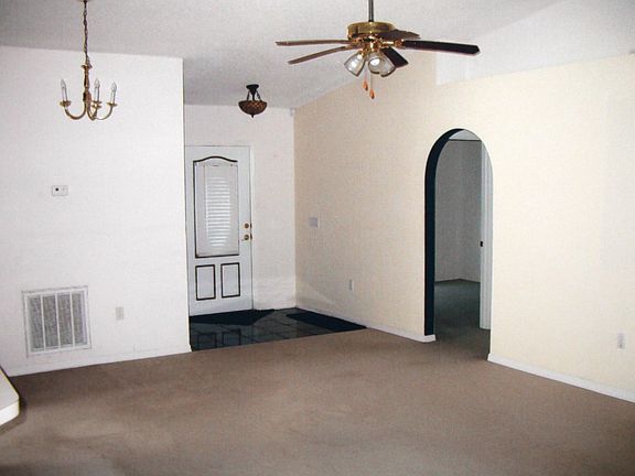 3rd image of 289 Regal Downs Cir