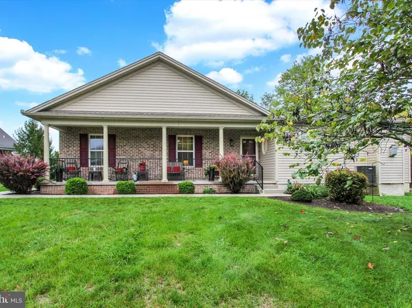 10 Blackthorn Ct, Gettysburg, PA 17325