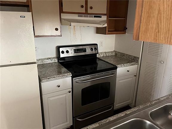 3rd image of 1267 SW 46th Ave APT 2301