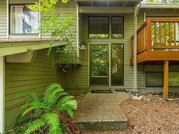 2nd image of 2201 245th Ave SE